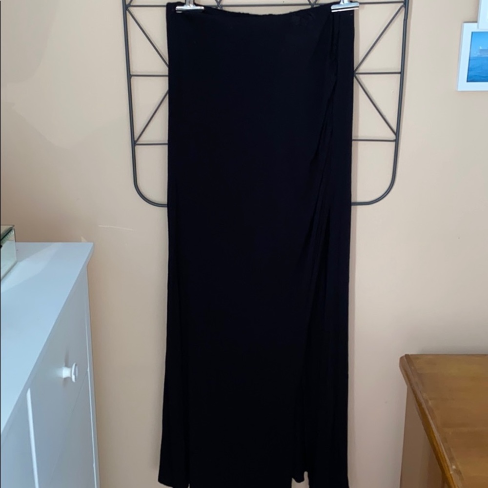 Maxi skirt with slit